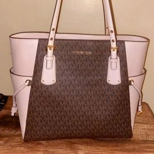 Michael Kors Signature Bag